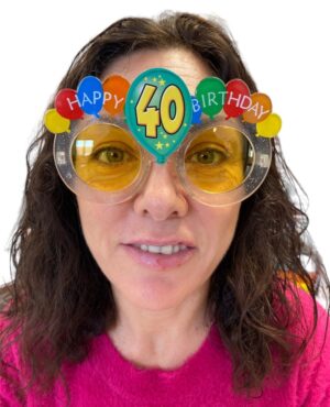 Occhiali festa di compleanno dei 40 anni con palloncini e scritta Happy Birthday